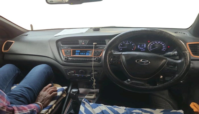 2016 Hyundai i20 Active 1.2 S, Petrol, Manual, 1,50,437 km, interior