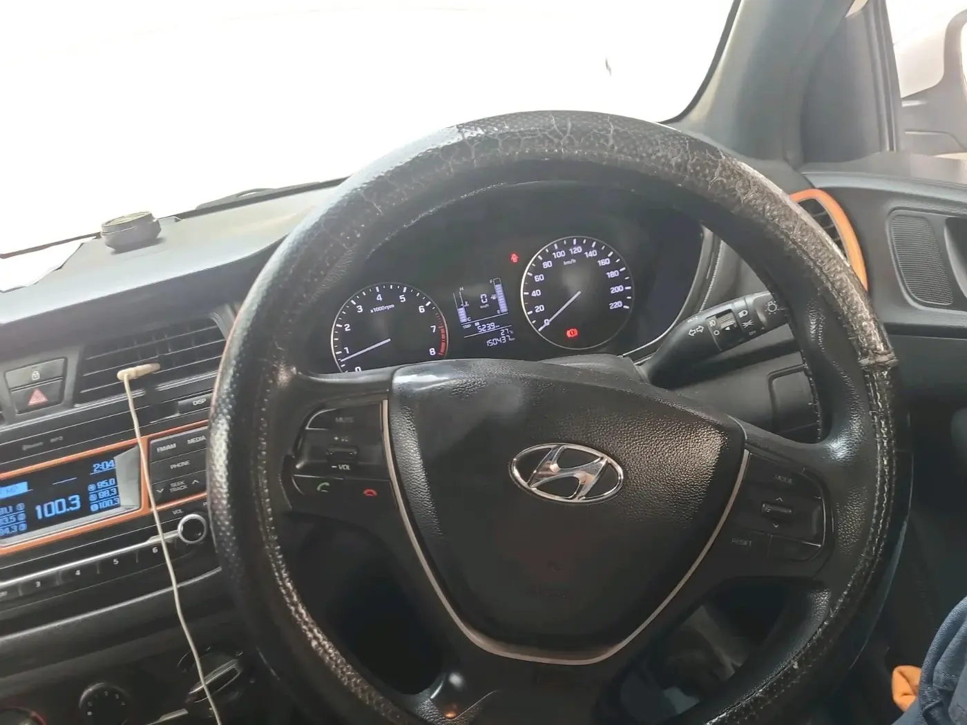 2016 Hyundai i20 Active 1.2 S, Petrol, Manual, 1,50,437 km, interior