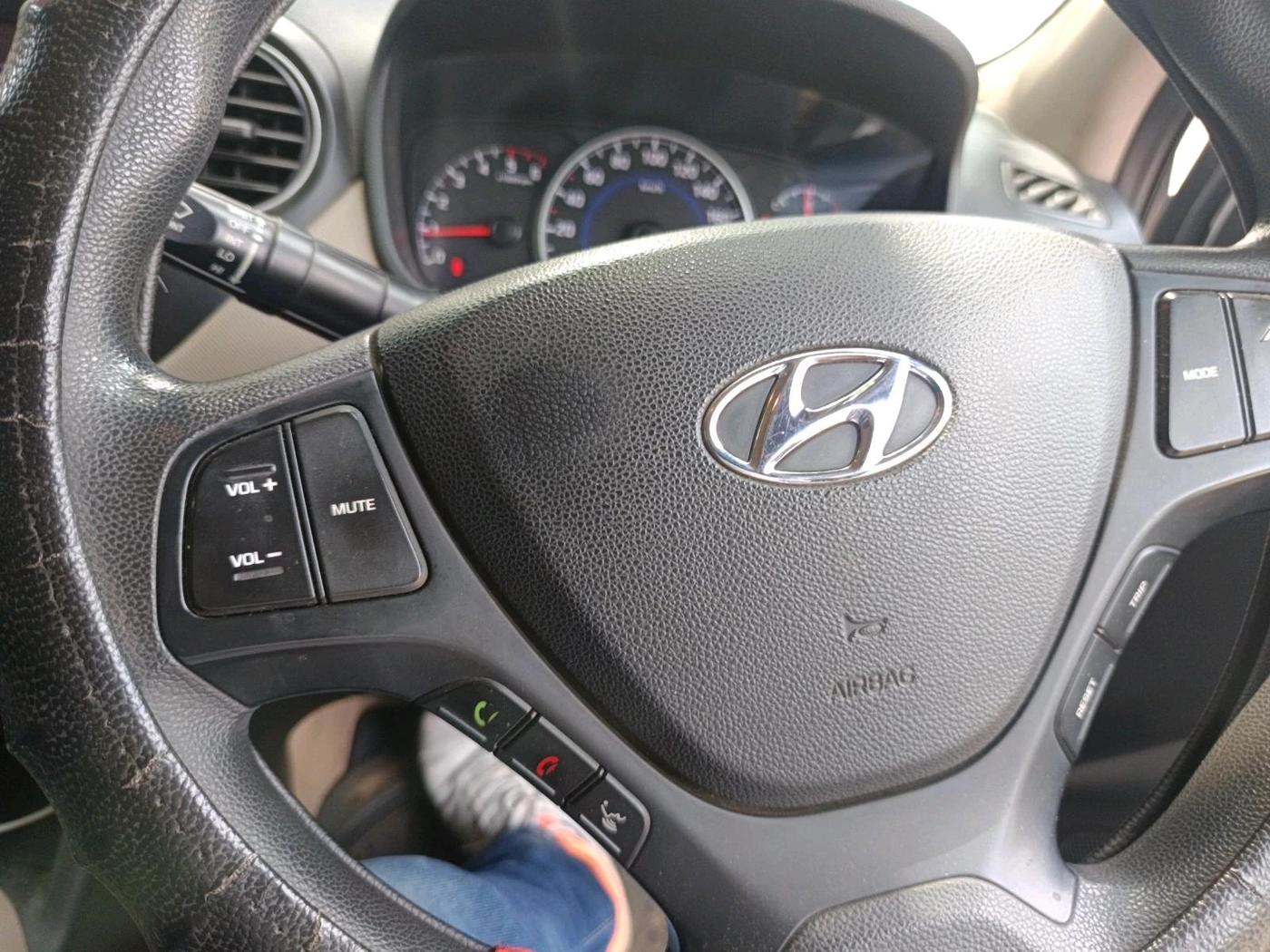 2018 Hyundai Grand i10 SPORTZ (O) 1.2 U2 CRDI, Diesel, Manual, 71,047 km, interior