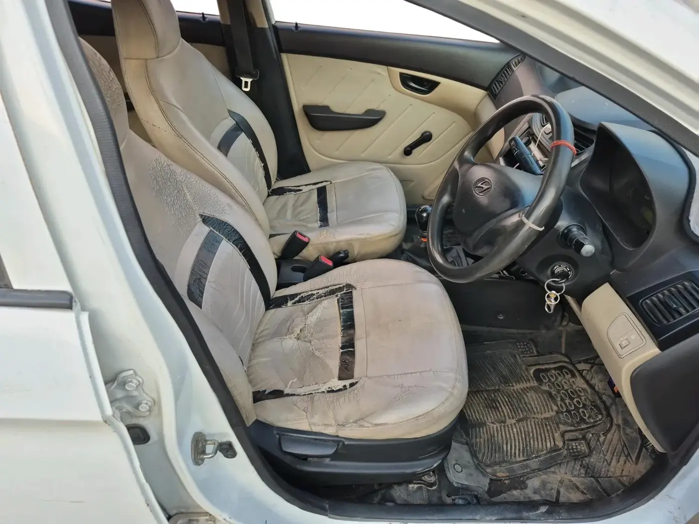 2015 Hyundai Eon D-LITE+, Petrol, Manual, 4,19,125 km, interior