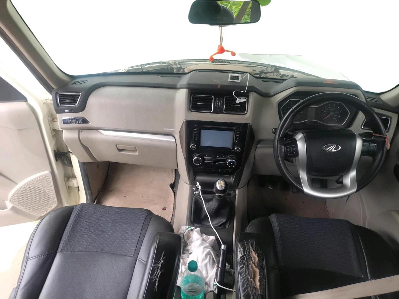 2018 Mahindra Scorpio S11 2WD, Diesel, Manual, 1,84,995 km, interior