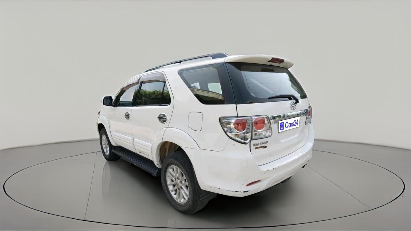 2014 Toyota Fortuner 3.0 4X4 MT, Diesel, Manual, 2,13,478 km, exterior