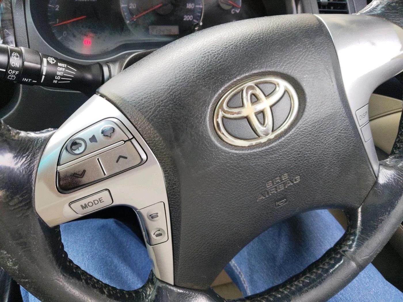 2014 Toyota Fortuner 3.0 4X4 MT, Diesel, Manual, 2,13,478 km, interior