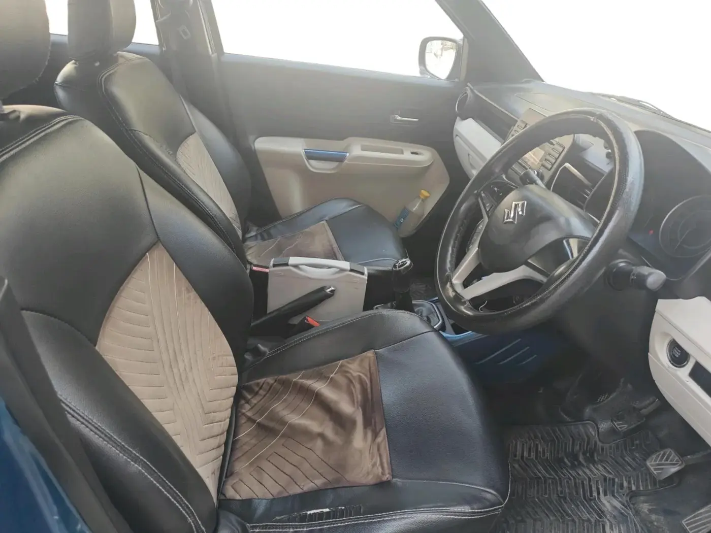 2017 Maruti IGNIS ZETA 1.2, Petrol, Manual, 1,60,397 km, interior