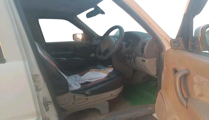 2010 Mahindra Scorpio VLX 2WD BS-III, Diesel, Manual, 2,02,324 km, interior