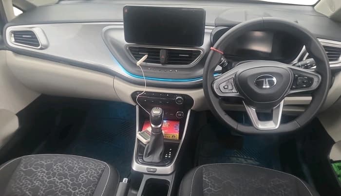 2025 Tata ALTROZ XZA PLUS (O) SUNROOF P , Petrol, Automatic, 2,957 km, interior