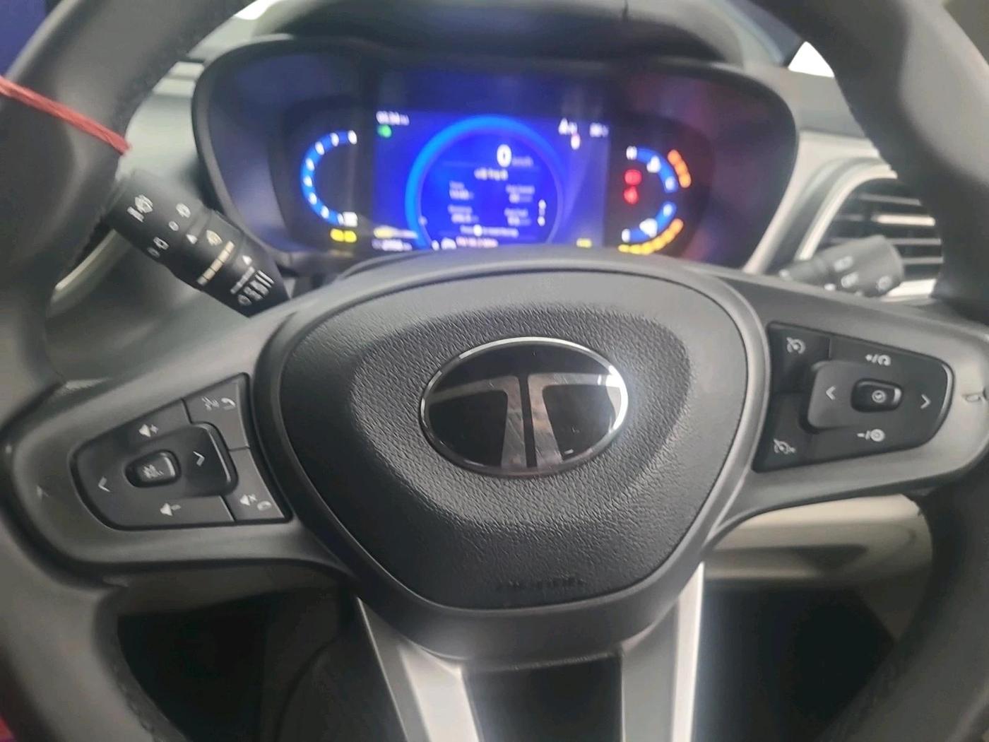 2025 Tata ALTROZ XZA PLUS (O) SUNROOF P , Petrol, Automatic, 3,100 km, interior