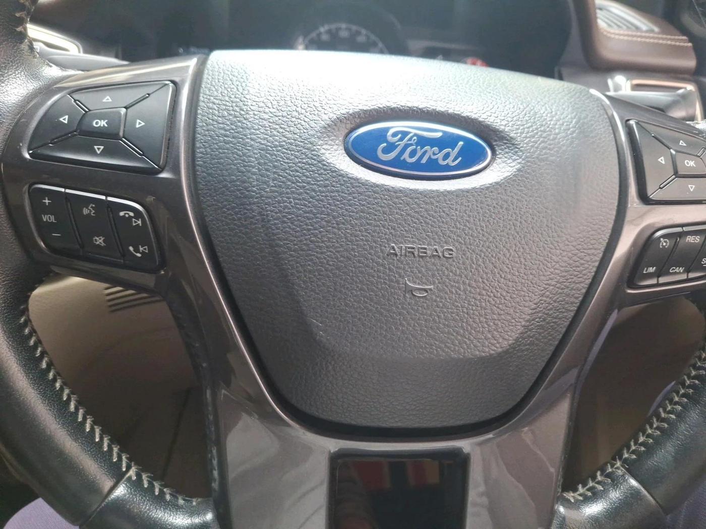 2016 Ford Endeavour TITANIUM 2.2 4X2 AT, Diesel, Automatic, 77,099 km, interior