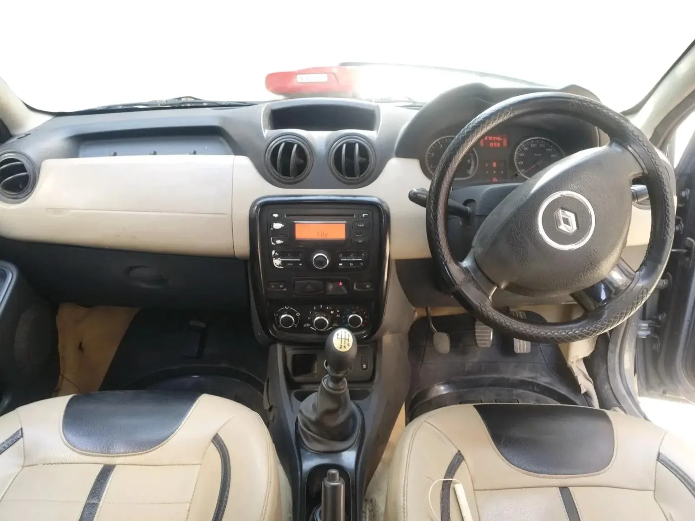 2013 Renault Duster 110 PS RXZ DIESEL, Diesel, Manual, 2,78,340 km, interior