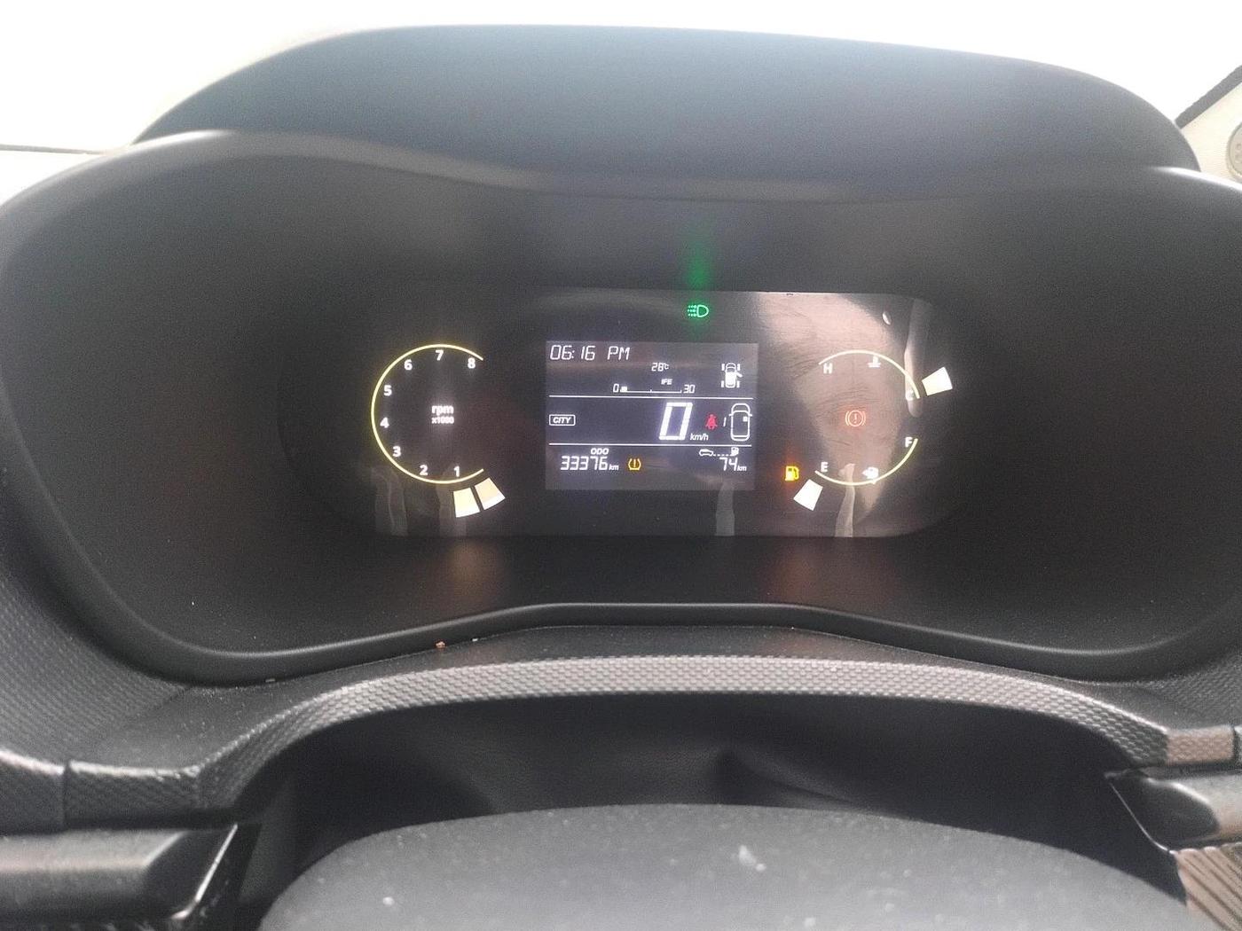 2025 Tata Curvv Creative 1.2 Petrol 6MT, Petrol, Manual, 33,376 km, interior