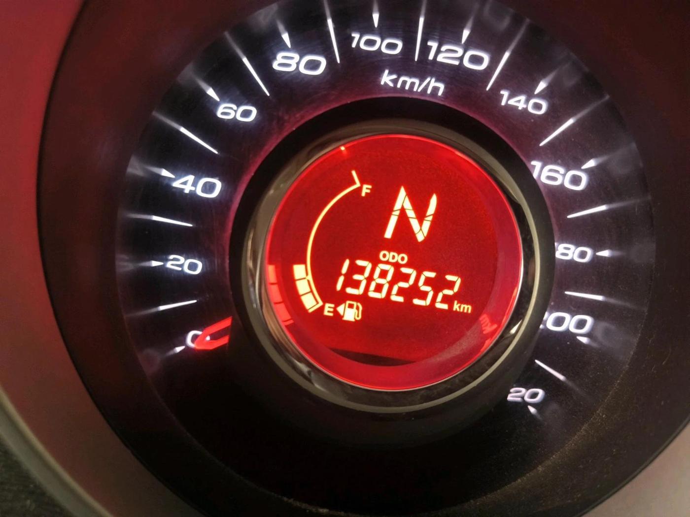 2013 Mahindra XUV500 W8, Diesel, Manual, 1,38,252 km, interior