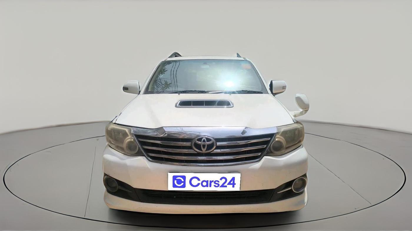 2016 Toyota Fortuner 3.0 4X2 AT, Diesel, Automatic, 2,15,500 km, exterior