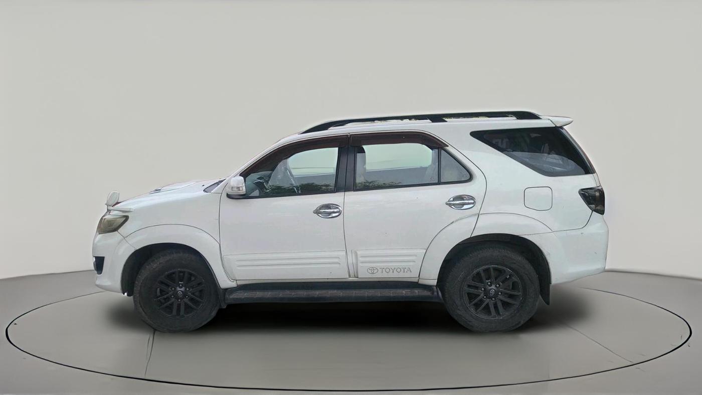2016 Toyota Fortuner 3.0 4X2 AT, Diesel, Automatic, 2,15,500 km, exterior