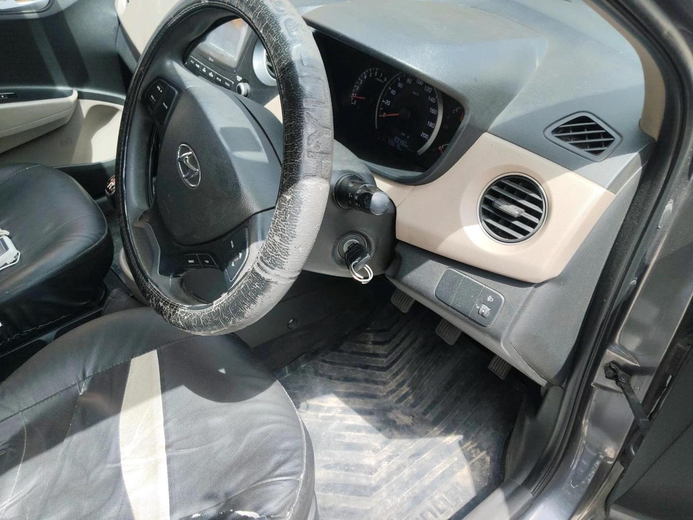 2017 Hyundai Grand i10 SPORTZ 1.2 KAPPA VTVT, Petrol, Manual, 99,619 km, interior