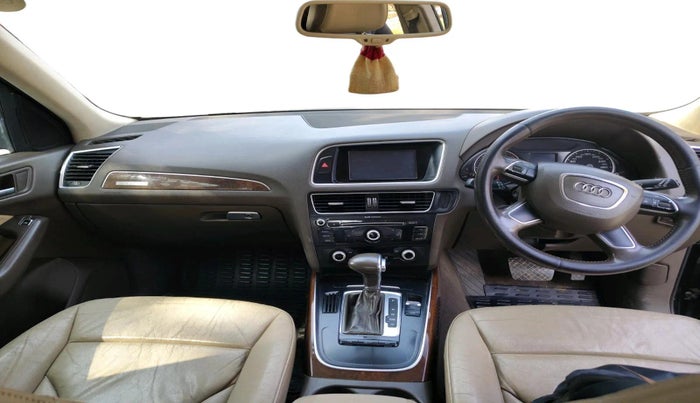 2014 Audi Q5 2.0 TDI PREMIUM PLUS, Diesel, Automatic, 1,86,565 km, interior