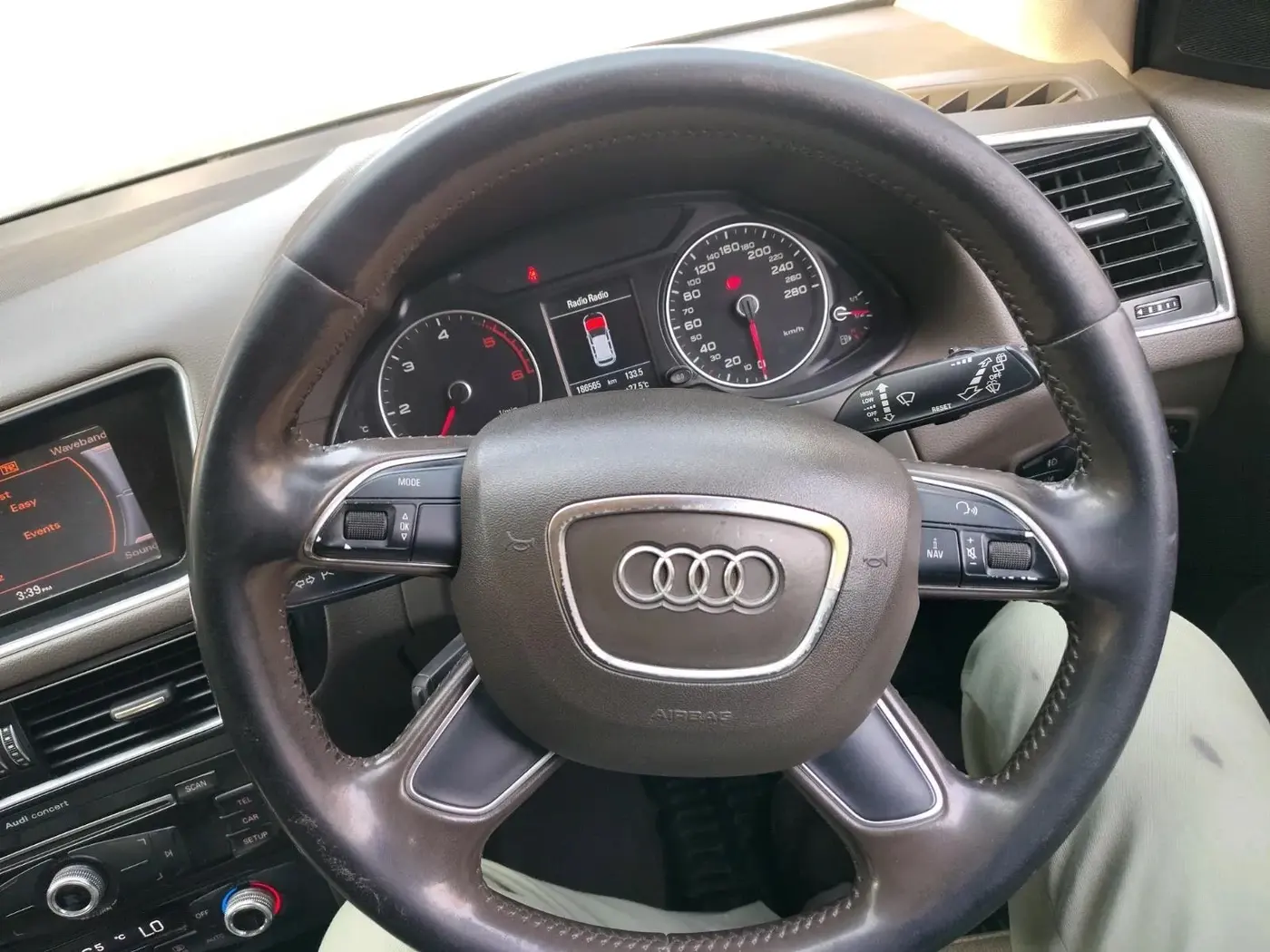 2014 Audi Q5 2.0 TDI PREMIUM PLUS, Diesel, Automatic, 1,86,565 km, interior