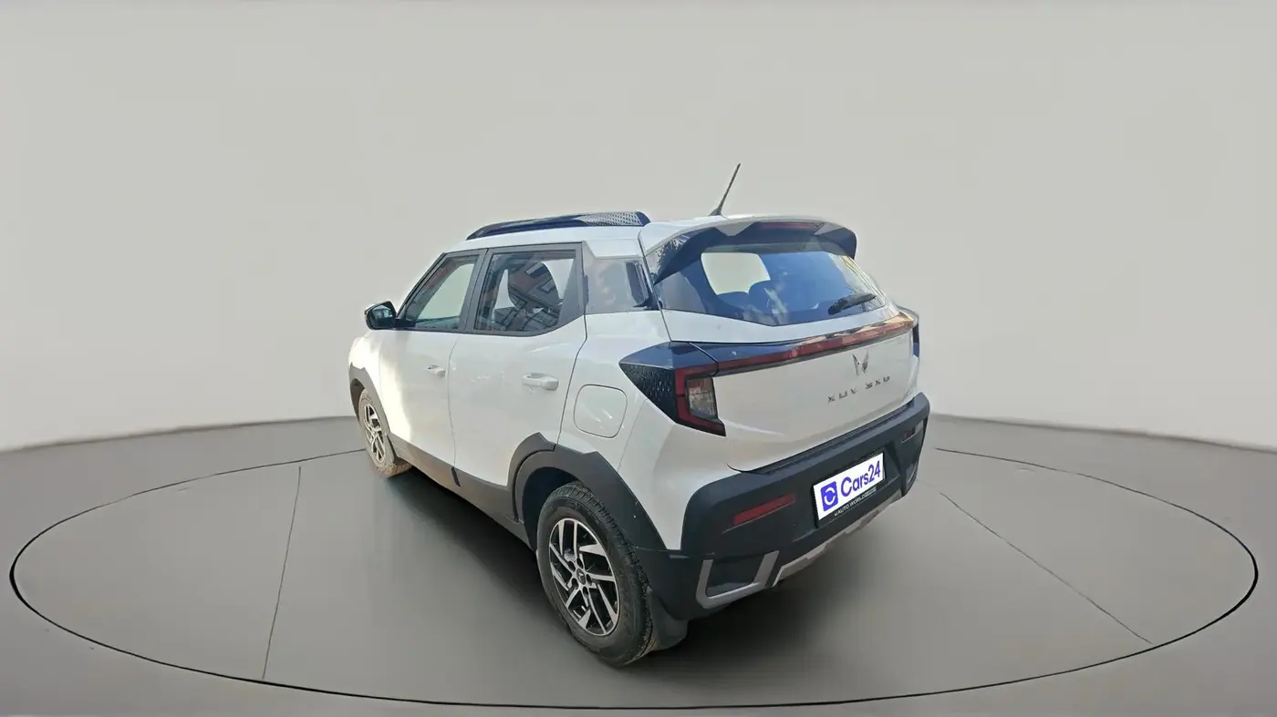 2024 Mahindra XUV 3XO AX5 1.2 L TCMPFi, Petrol, Manual, 16,900 km, exterior