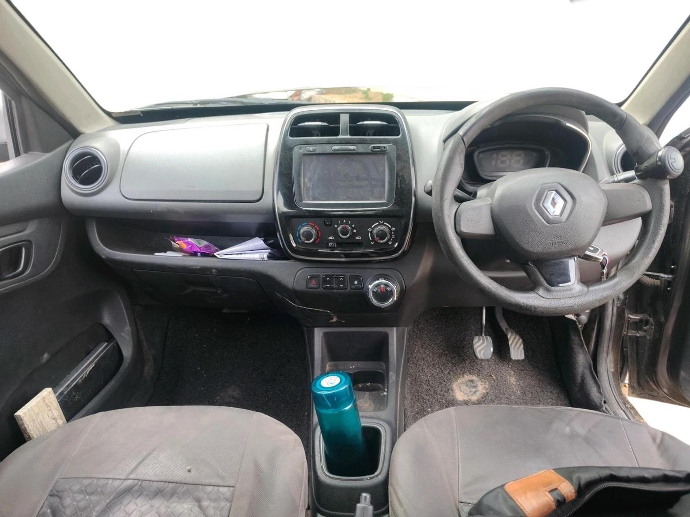 2017 Renault Kwid RXT 1.0 AMT (O), Petrol, Automatic, 1,72,826 km, interior