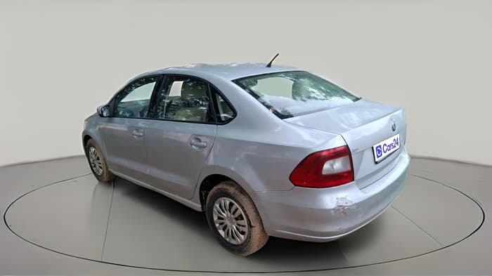 2012 Skoda Rapid AMBITION 1.6 TDI CR MT, Diesel, Manual, 1,28,908 km, exterior