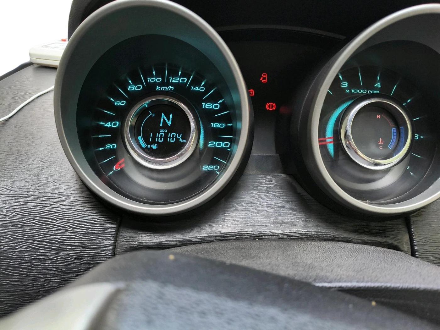 2018 Mahindra XUV500 W10, Diesel, Manual, 1,10,104 km, interior