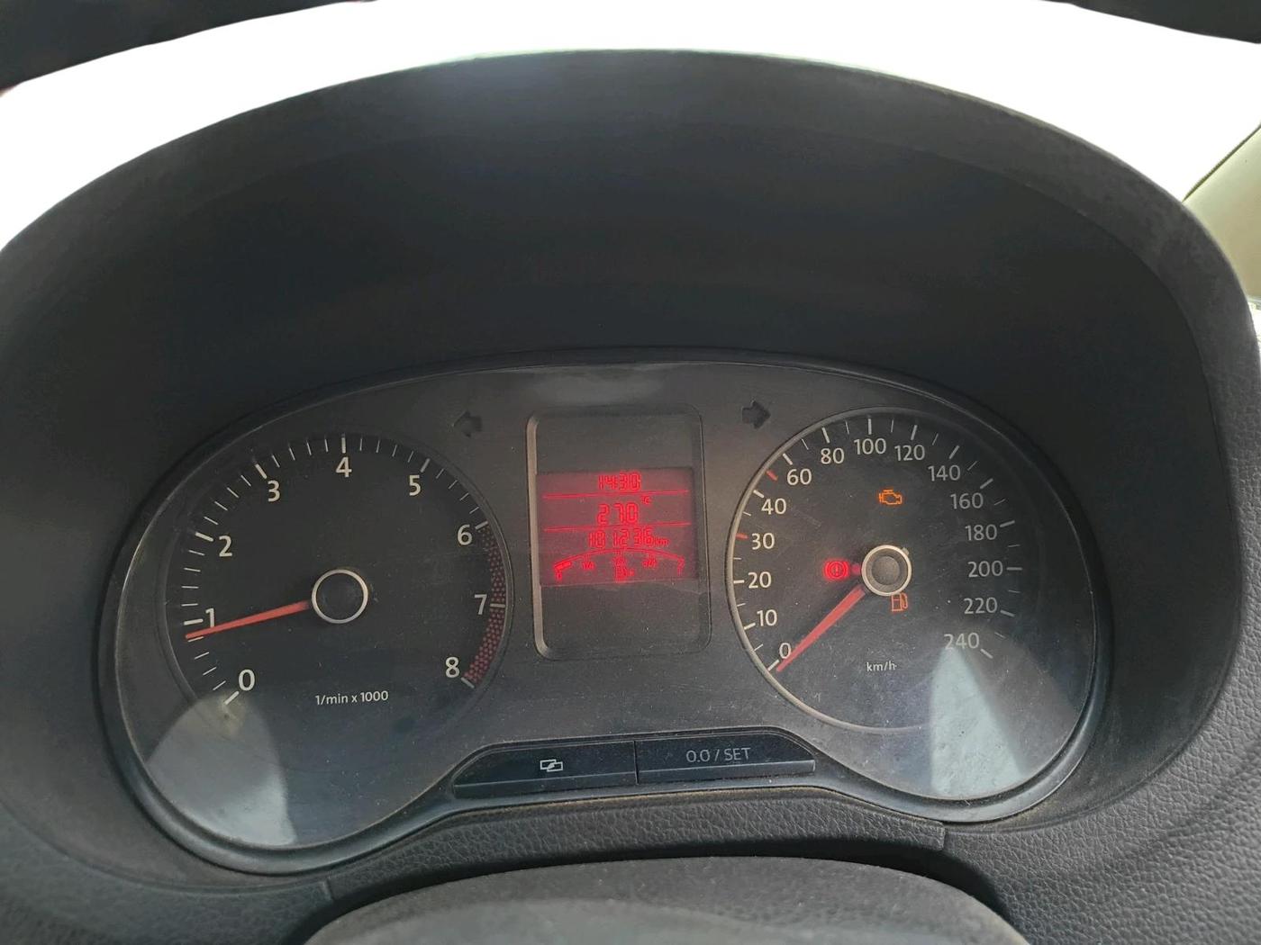 2011 Volkswagen Polo TRENDLINE 1.2L PETROL, Petrol, Manual, 1,04,325 km, interior