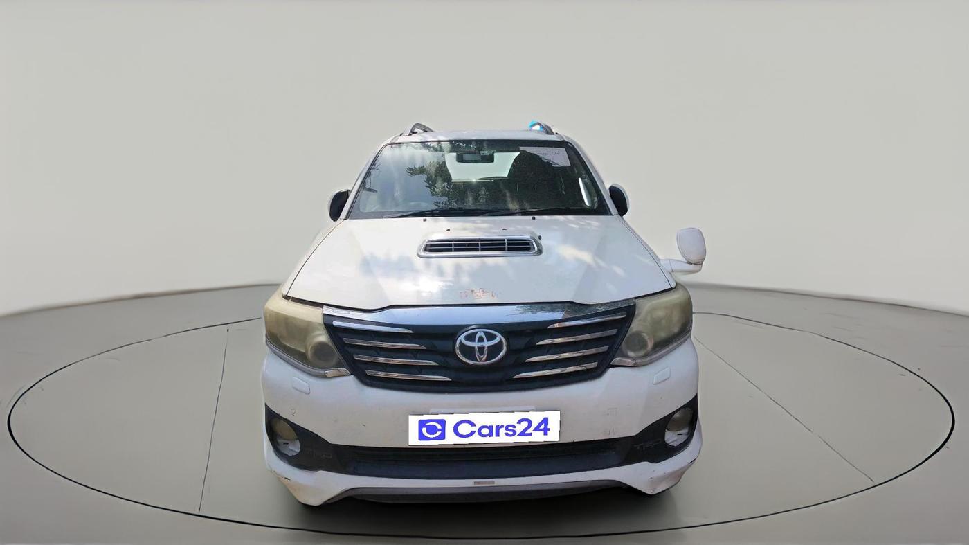 2012 Toyota Fortuner 3.0 4X2 MT, Diesel, Manual, 1,66,398 km, exterior