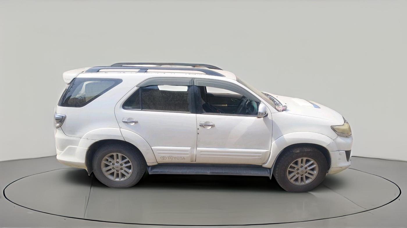 2012 Toyota Fortuner 3.0 4X2 MT, Diesel, Manual, 1,66,398 km, exterior