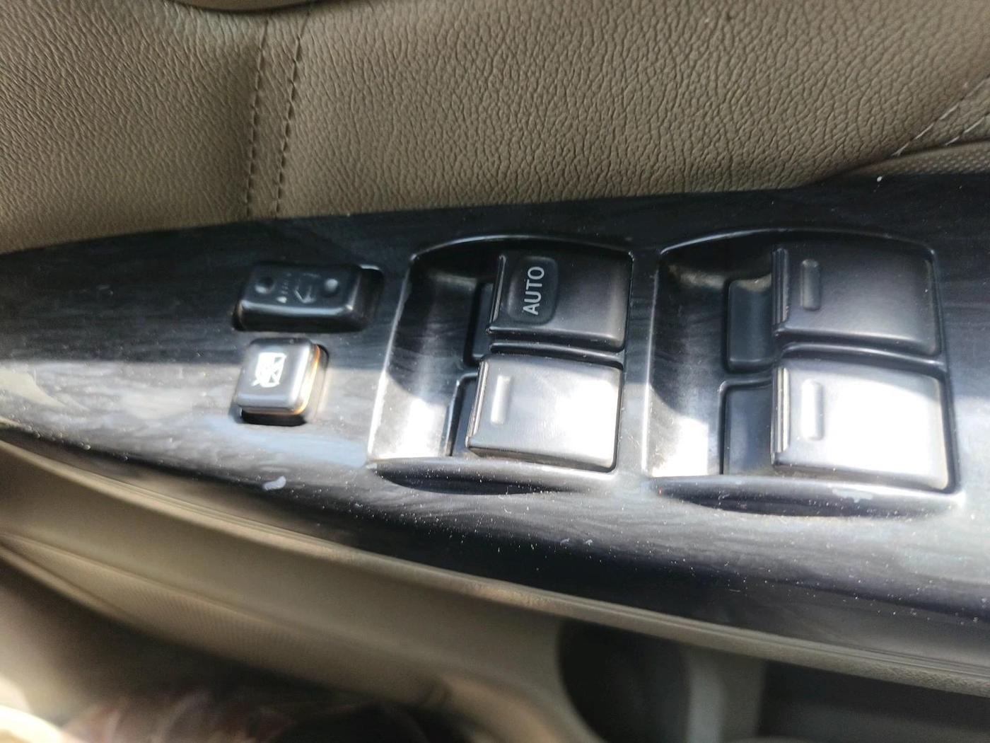 2012 Toyota Fortuner 3.0 4X2 MT, Diesel, Manual, 1,66,398 km, interior