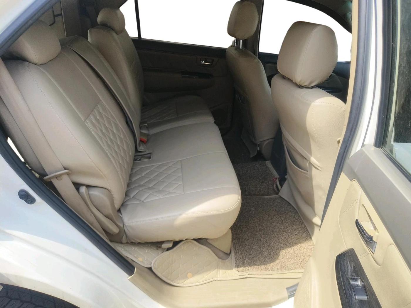 2012 Toyota Fortuner 3.0 4X2 MT, Diesel, Manual, 1,66,398 km, interior