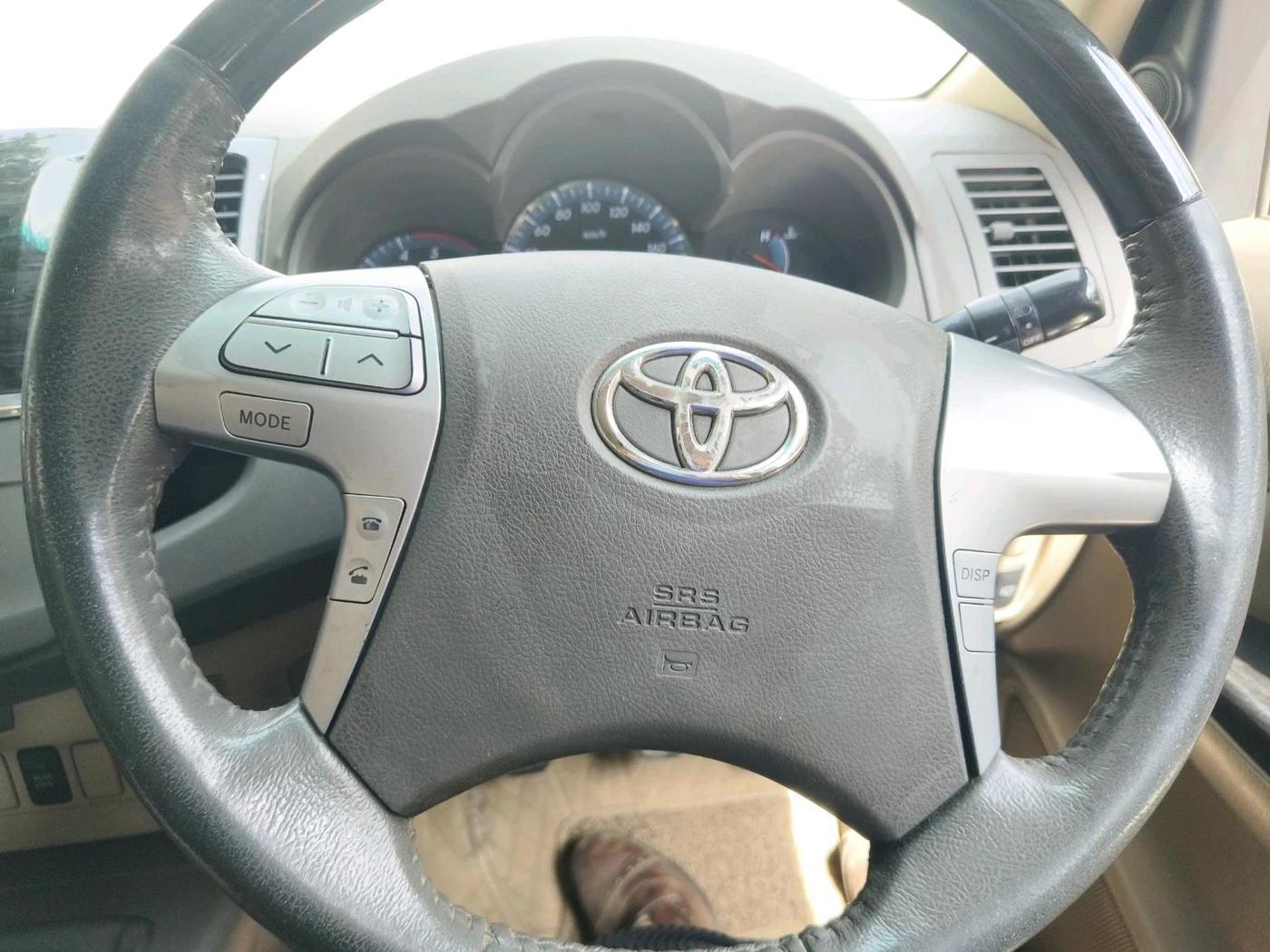 2012 Toyota Fortuner 3.0 4X2 MT, Diesel, Manual, 1,66,398 km, interior