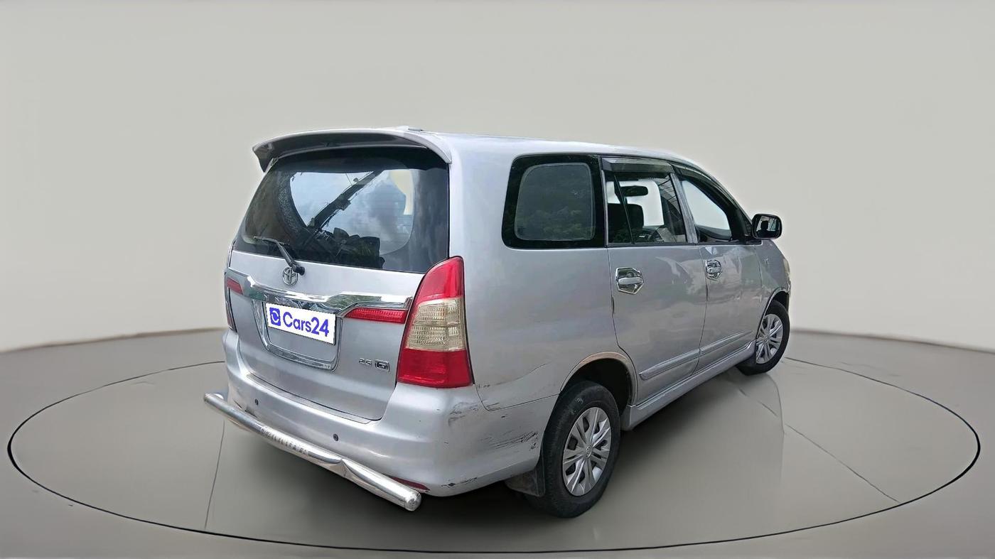 2014 Toyota Innova 2.5 GX 8 STR, Diesel, Manual, 1,45,925 km, exterior