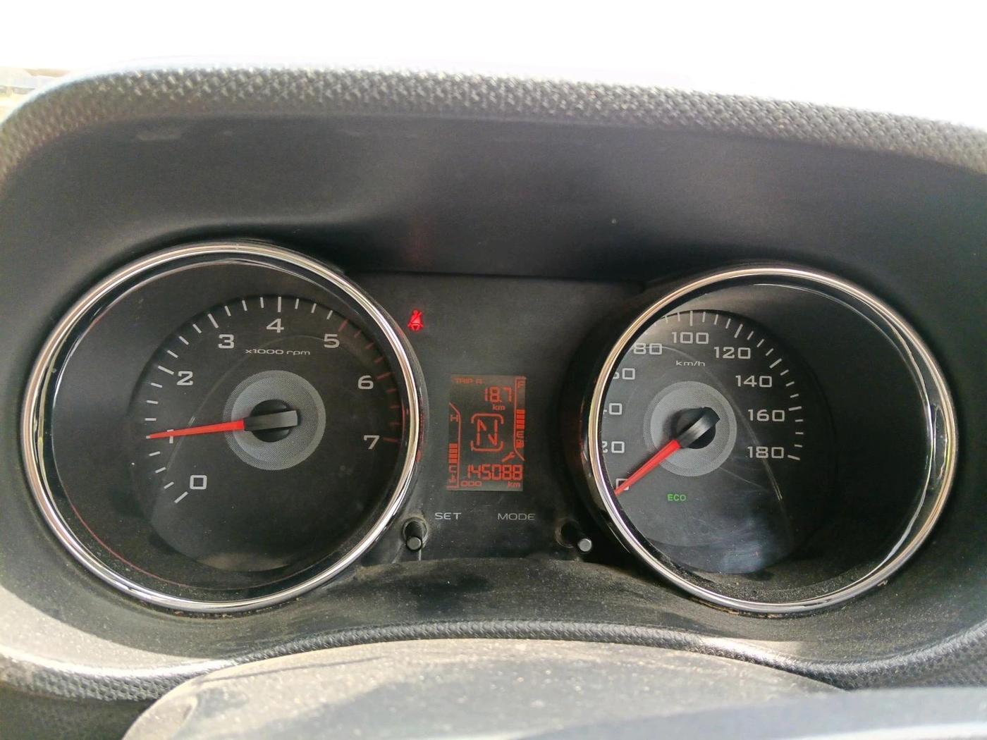 2017 Mahindra TUV300 T8, Diesel, Manual, 1,45,088 km, interior