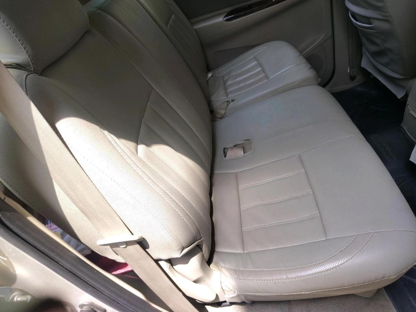2014 Toyota Innova 2.5 VX 8 STR, Diesel, Manual, 1,27,095 km, interior