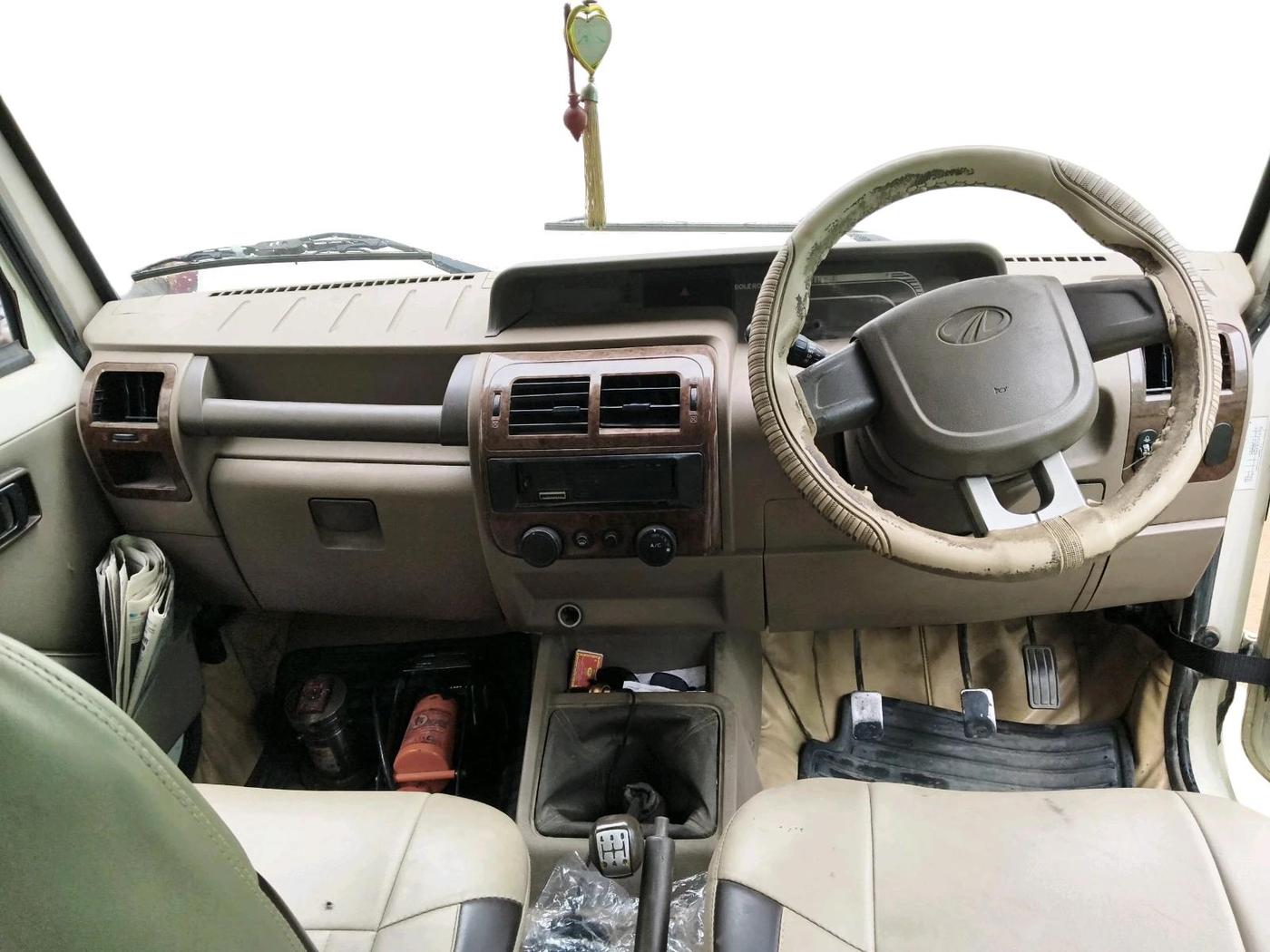 2012 Mahindra Bolero ZLX BS IV, Diesel, Manual, 1,04,795 km, interior