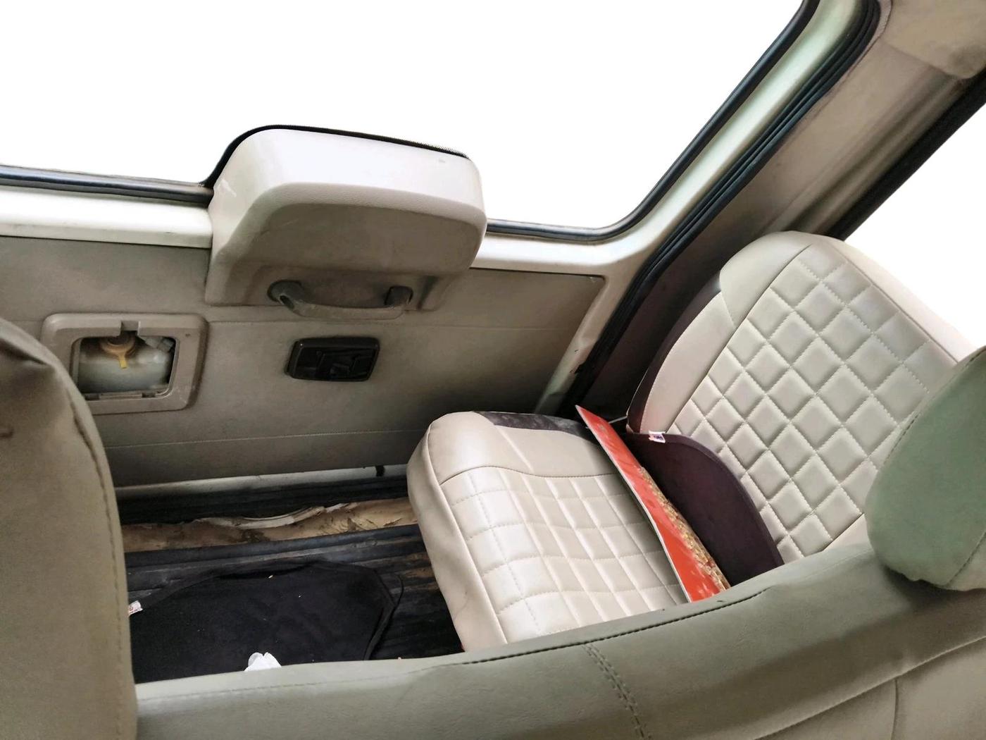 2012 Mahindra Bolero ZLX BS IV, Diesel, Manual, 1,04,795 km, interior