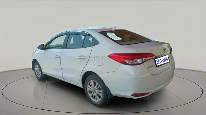 2018 Toyota YARIS V MT, Petrol, Manual, 1,16,473 km, exterior
