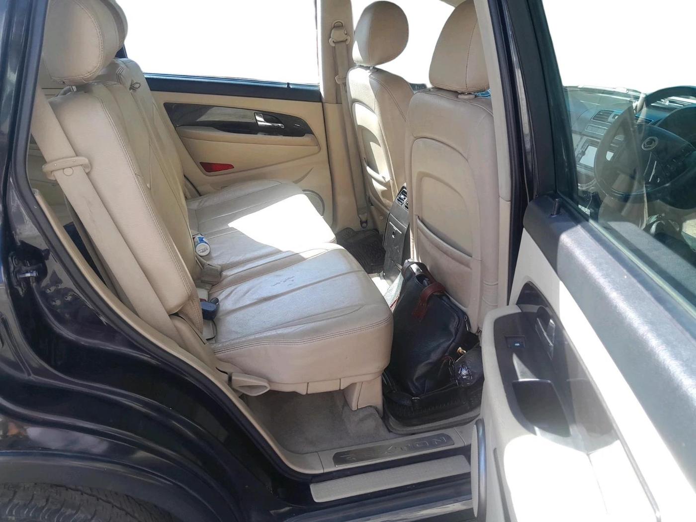 2013 Ssangyong Rexton RX7, Diesel, Automatic, 1,41,000 km, interior