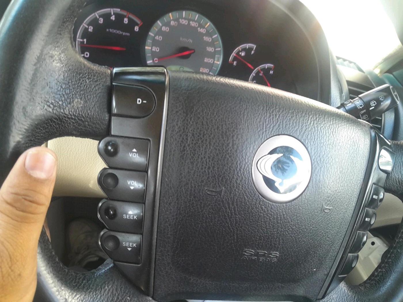 2013 Ssangyong Rexton RX7, Diesel, Automatic, 1,41,000 km, interior