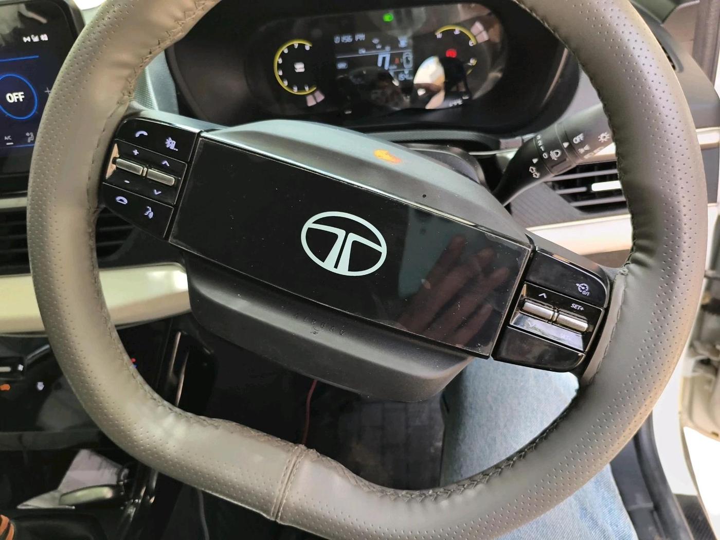 2025 Tata NEXON CREATIVE 1.2 PETROL, Petrol, Manual, 14,389 km, interior