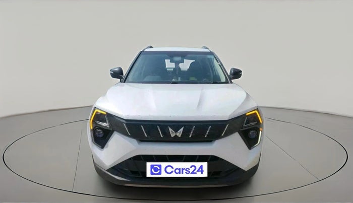 2024 Mahindra XUV 3XO AX5 1.5 Turbo Diesel Autoshift Plus, Diesel, Automatic, 43,937 km, exterior