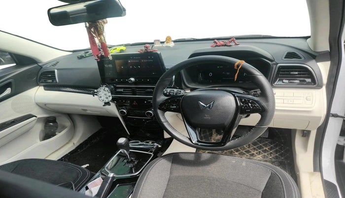 2024 Mahindra XUV 3XO AX5 1.5 Turbo Diesel Autoshift Plus, Diesel, Automatic, 43,937 km, interior