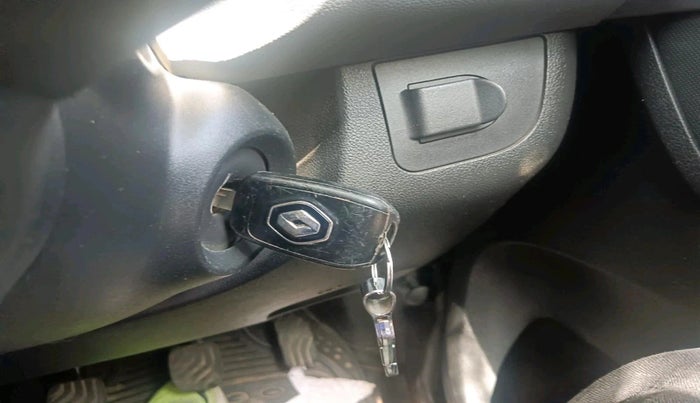 2020 Renault Kwid RXT 1.0 (O), Petrol, Manual, 60,296 km, interior