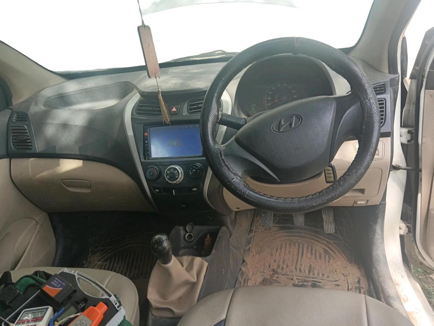 2015 Hyundai Eon ERA +, Petrol, Manual, 1,01,299 km, interior