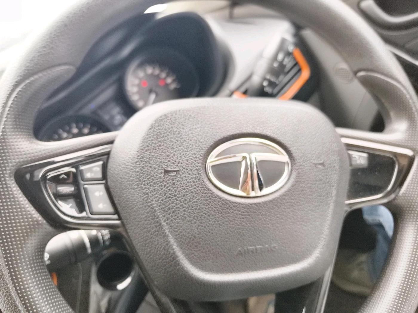 2019 Tata NEXON KRAZ MT PETROL, Petrol, Manual, 14,697 km, interior
