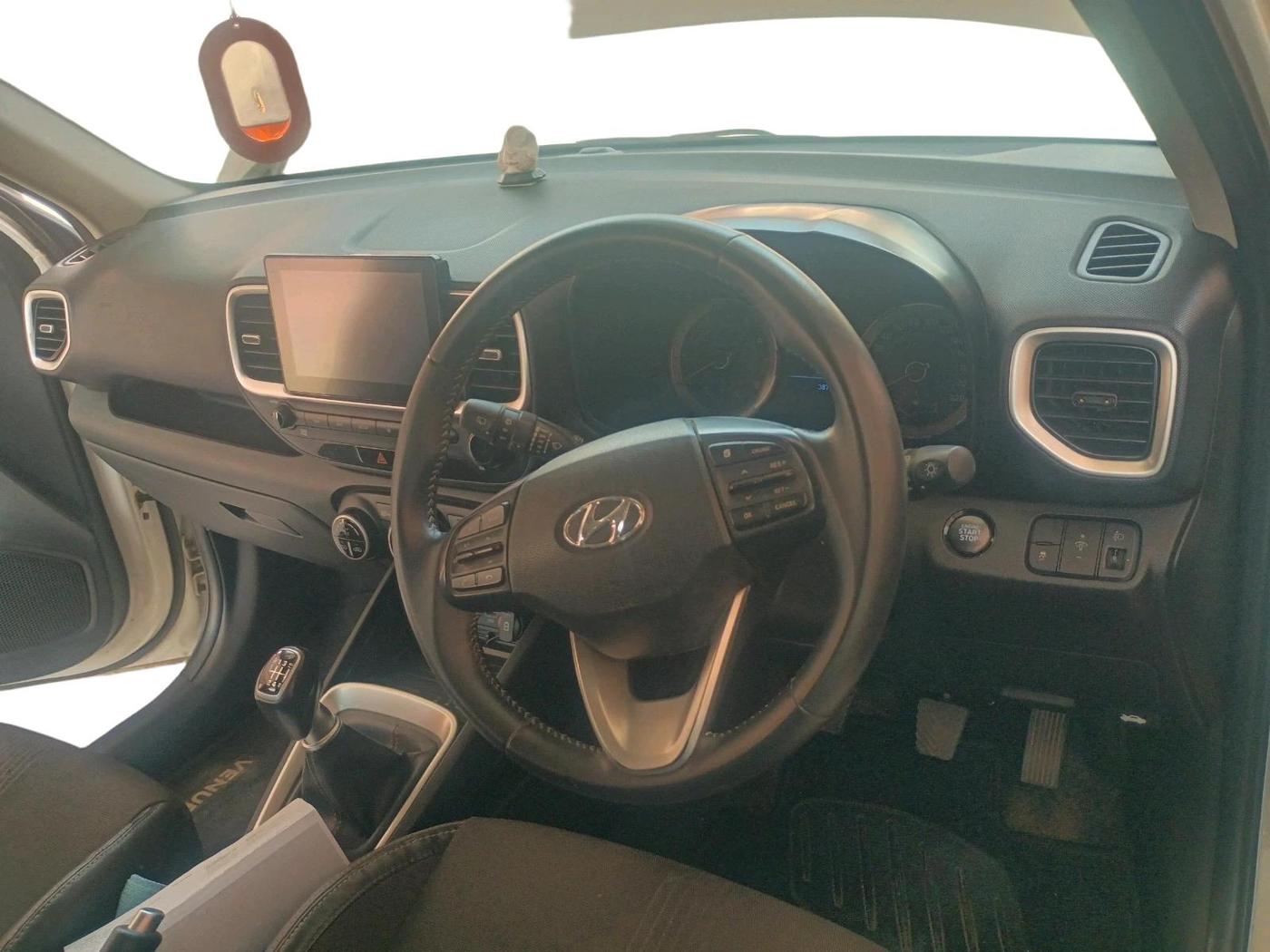 2019 Hyundai VENUE SX 1.0 (O) TURBO, Petrol, Manual, 38,775 km, interior