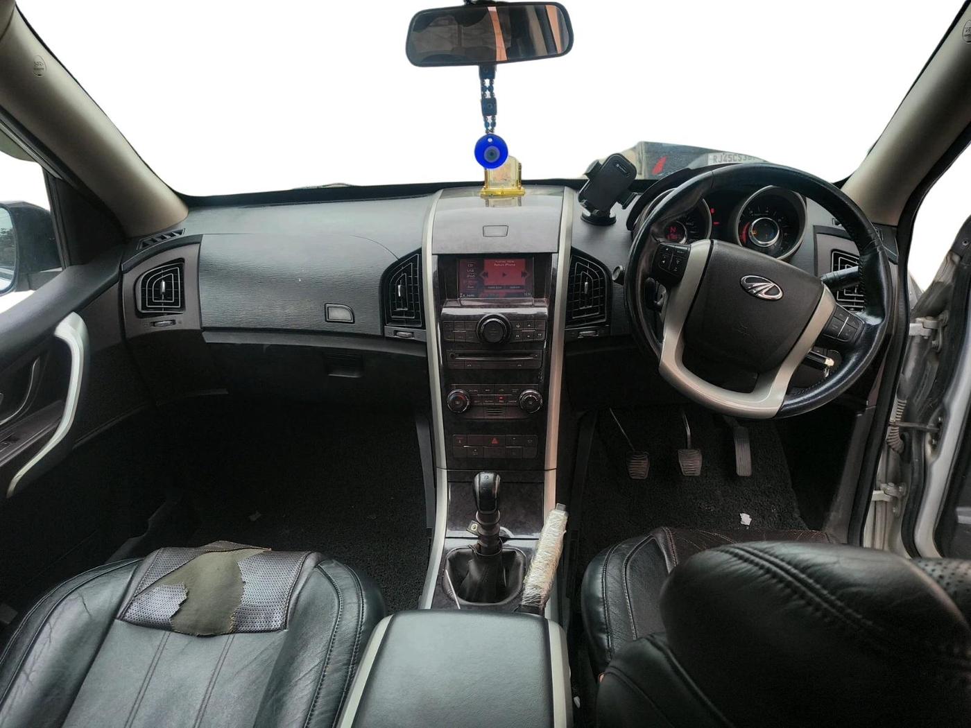 2013 Mahindra XUV500 W8, Diesel, Manual, 67,857 km, interior