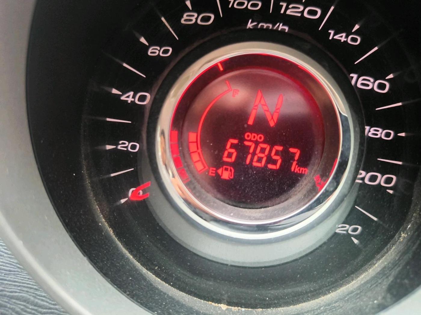 2013 Mahindra XUV500 W8, Diesel, Manual, 67,857 km, interior
