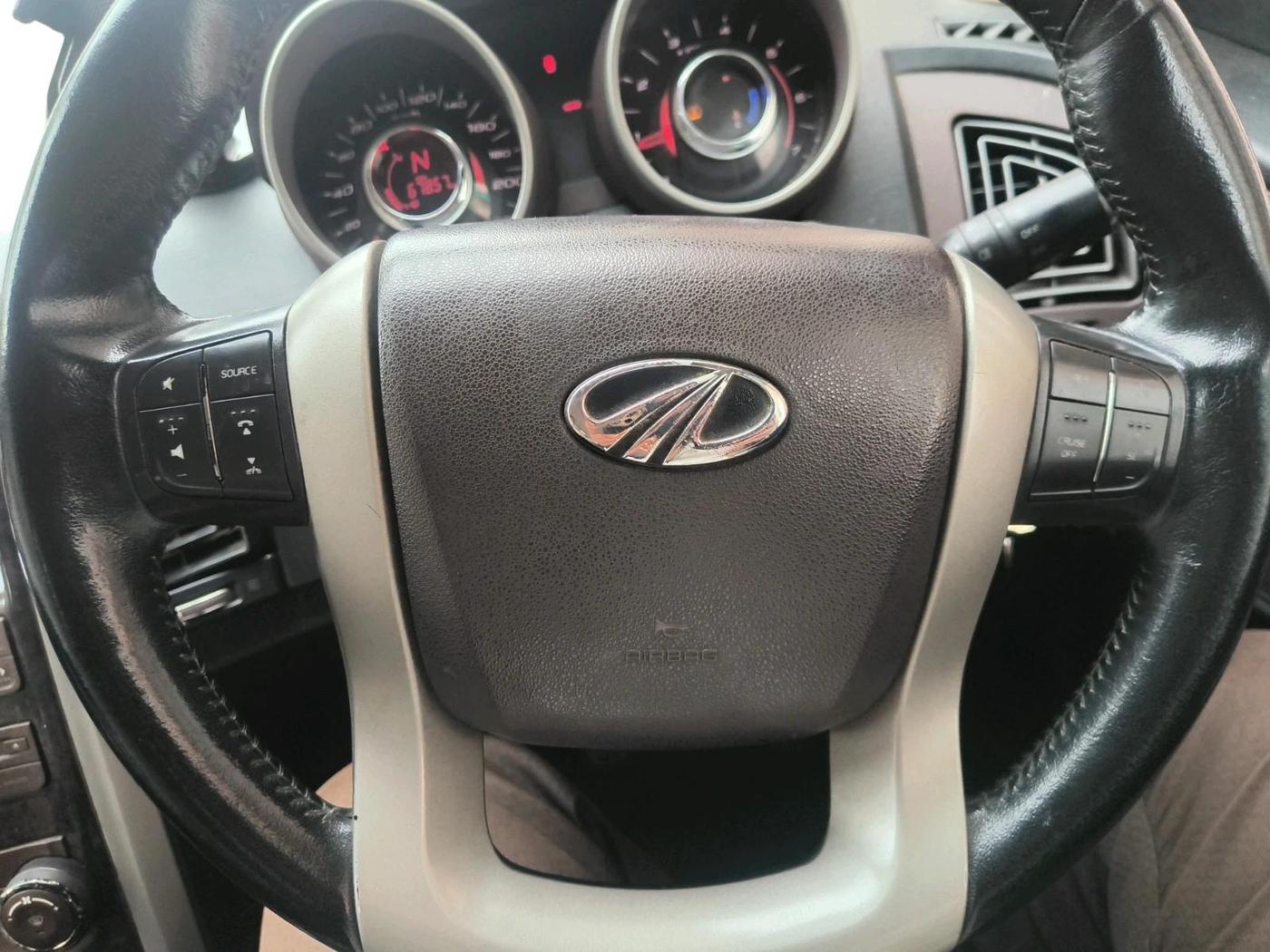 2013 Mahindra XUV500 W8, Diesel, Manual, 67,857 km, interior