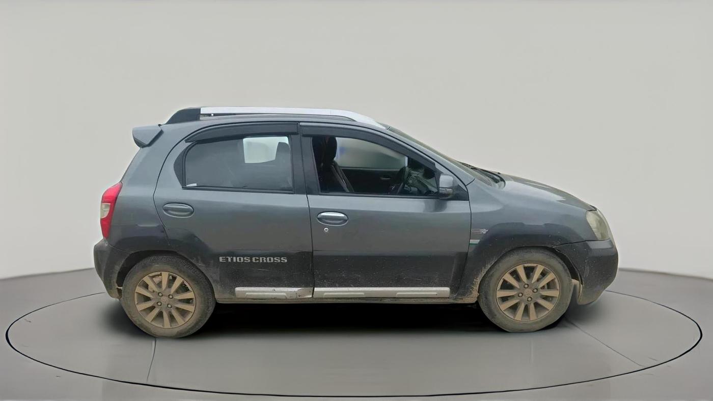 2014 Toyota Etios CROSS 1.4 VD, Diesel, Manual, 1,18,171 km, exterior