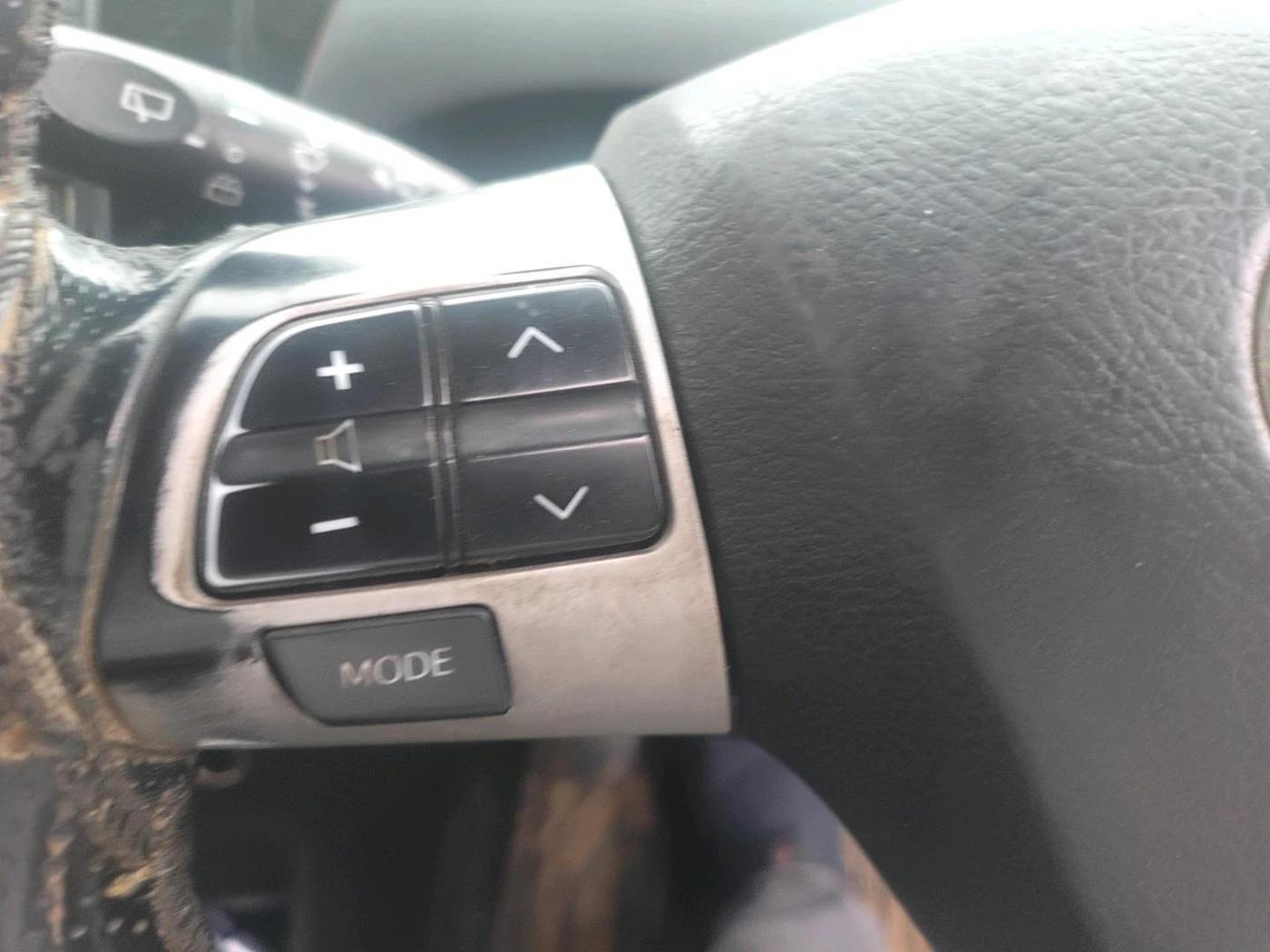 2014 Toyota Etios CROSS 1.4 VD, Diesel, Manual, 1,18,171 km, interior